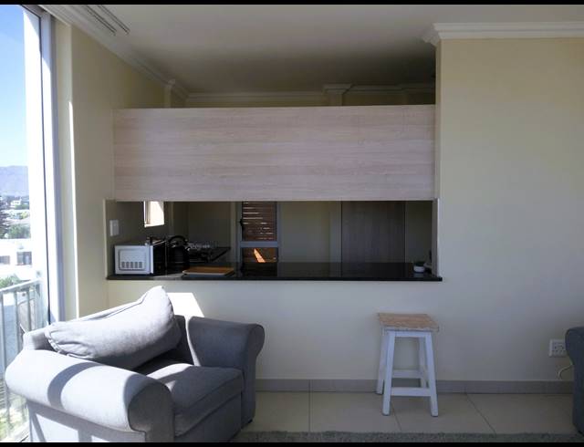 2 BEDROOM APARTMENT TO LET IN STRAND NORTH